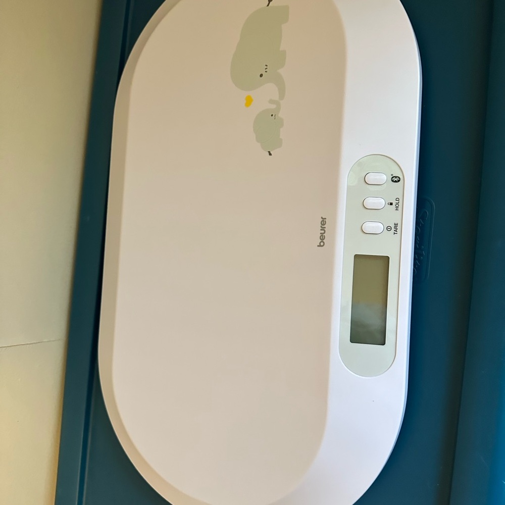 Baby Scale with Adorable White and Gray Design
